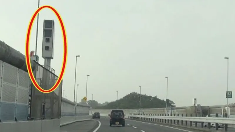 首都高速5号池袋線 東京都板橋区三園 のオービス