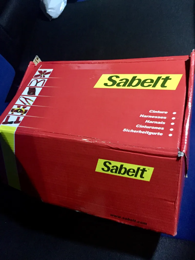 4点シートベルトを取り付け！アイボルト高い。。。。